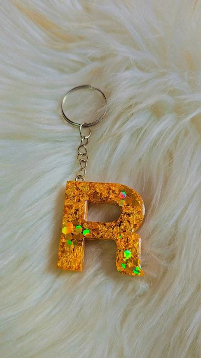 Porta-chaves de letras em resina. Preço especial para revendedoras