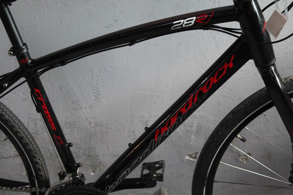 Rower crossowy HardRock, Rama 18,5", Koła 28" Alu, Amor Shimano Deore, Lekki
