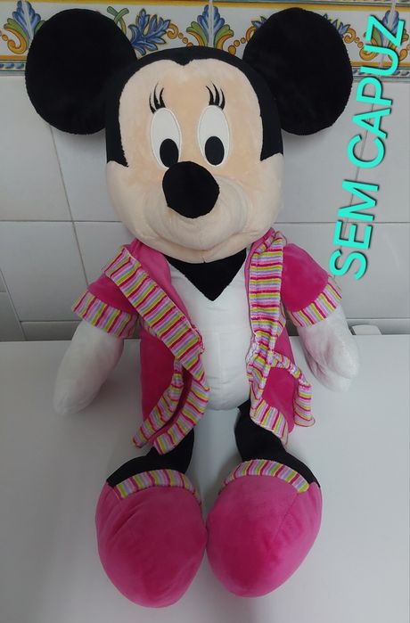 PELUCHE MINNIE DORME, DE ROUPÃO.  Casa,Quarto,Sala,Eventos,Aniversário