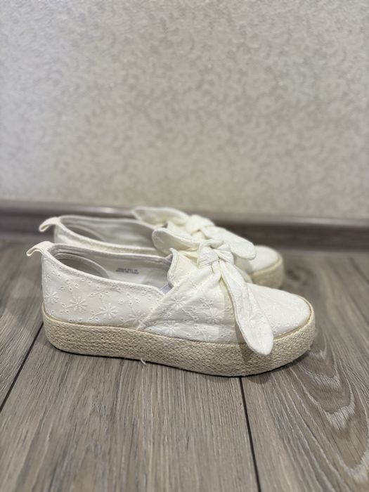 Продам женские слипоны