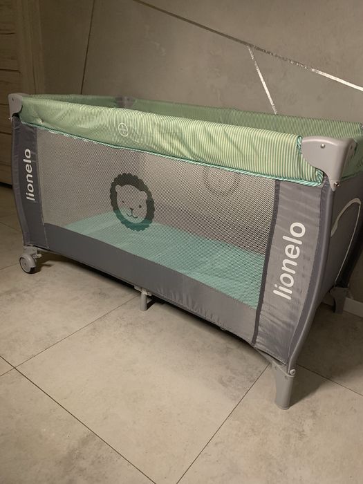 Łóżeczko turystyczne Lionelo + materac (jak nowe )
