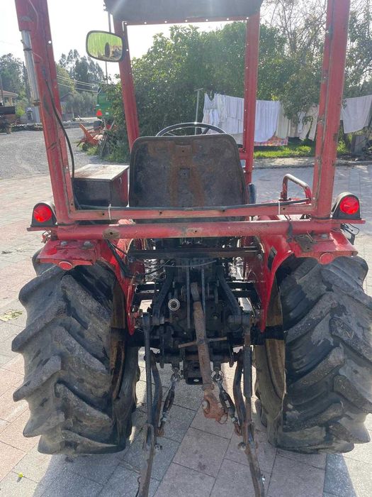 Trator usado YANMAR YM 180 COM MATRÍCULA com fresa e caixa carga