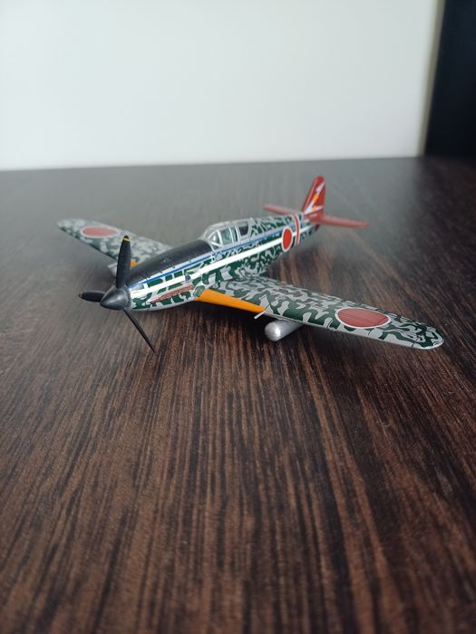 Metalowy model japońskiego samolotu ki-61 Hien