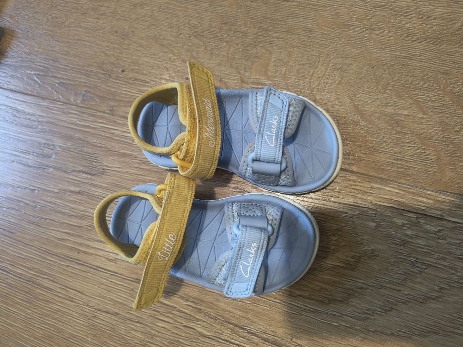 Босоніжки Clarks 22