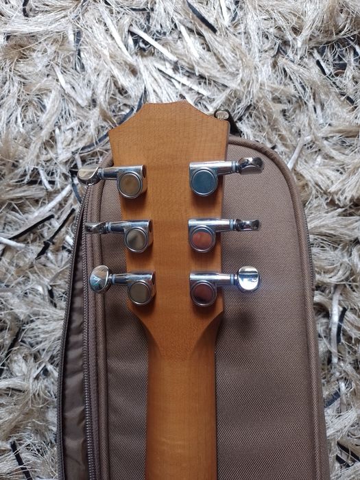 Guitarra acústica Taylor baby esquerdino