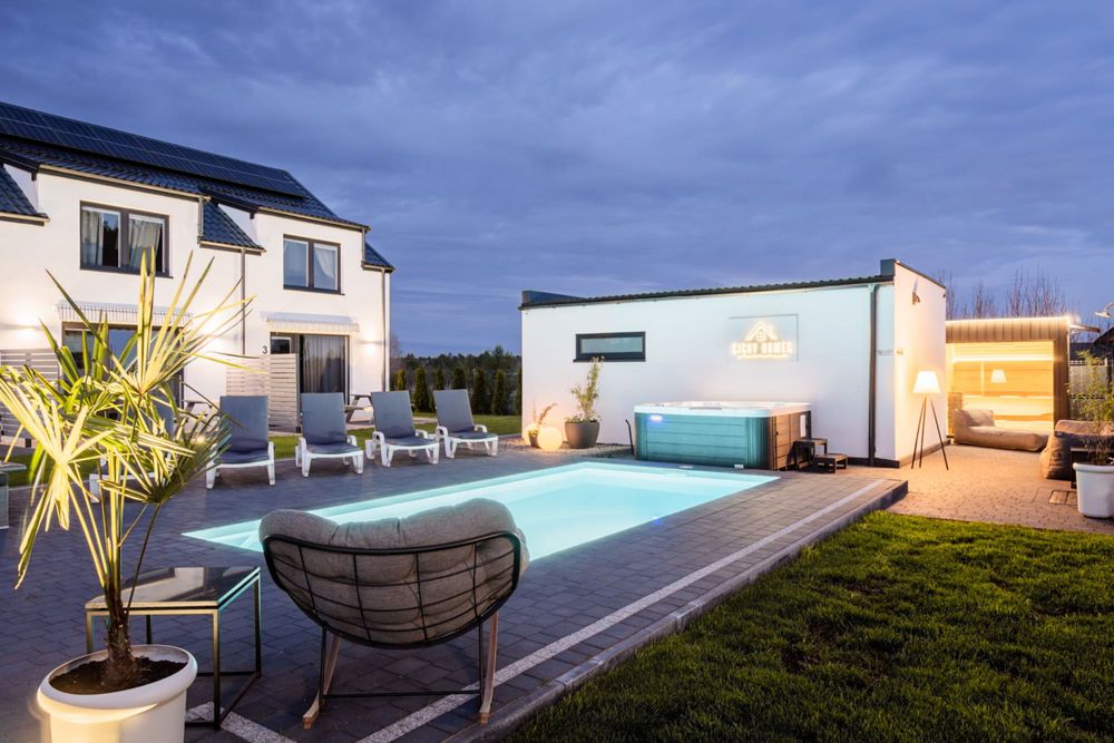 Domki Karwia, Jacuzzi, Basen Podgrzewany, Sauna, Plac Zabaw z Dmuchańcami, Parking Grill - Cichy Domek i Apartamenty Noclegi i Pokoje Blisko Morza