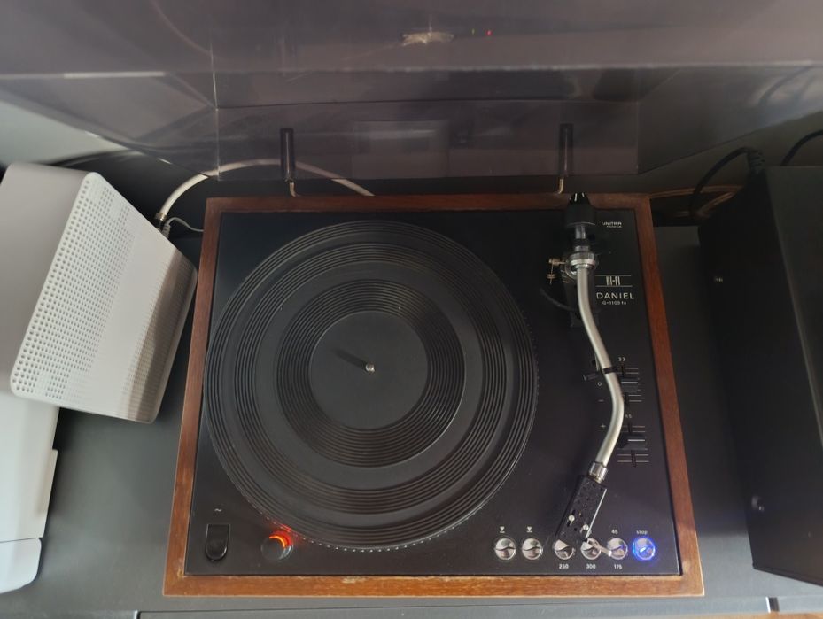 Gramofon Daniel UNITRA z wkładką i igłą