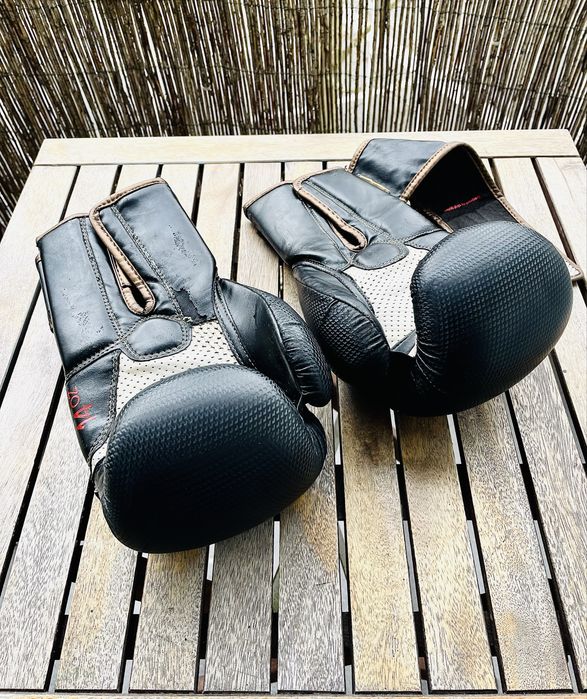 Luvas de kickboxing Outshock