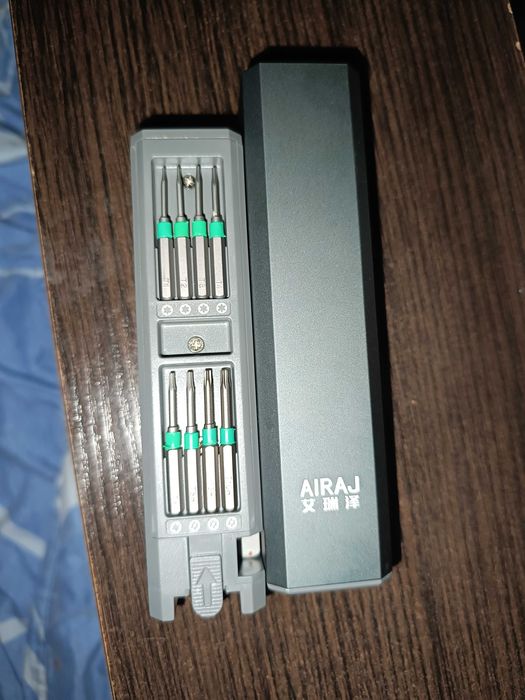 Отвёртки 30в1 с насадками битами в кайсе AIRAJ