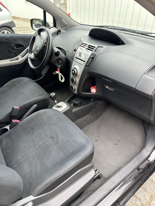 Toyota Yaris — fotografia 9