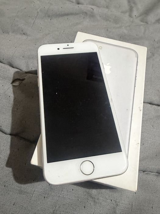 Dois iphones 6 S Plus e 7 32  G