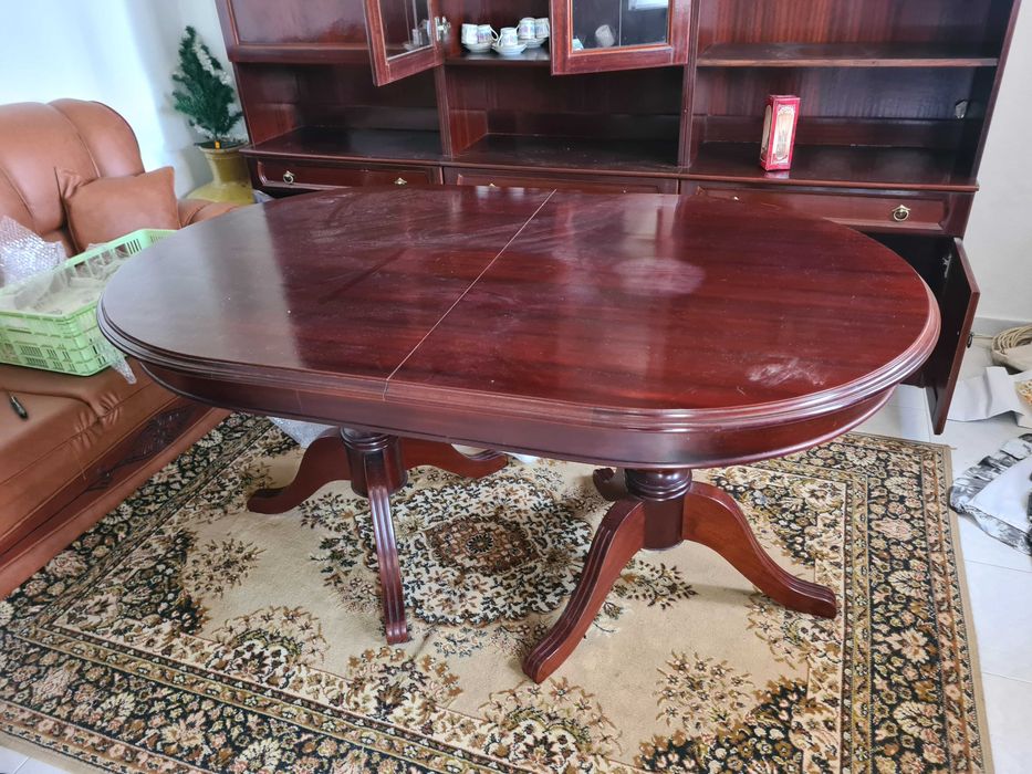 Sala completa - Móvel, mesa e 4cadeiras