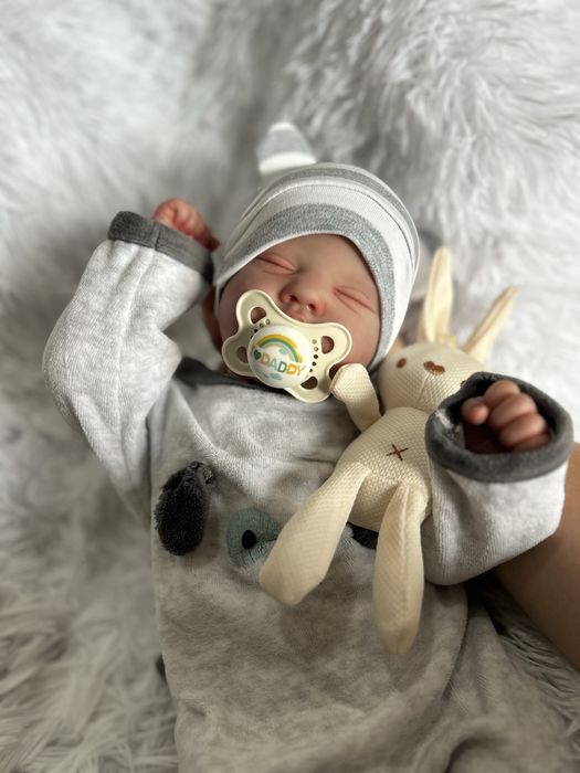 Bebé reborn novo feito à mão por encomenda