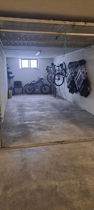 Garagem super com janela distribuição