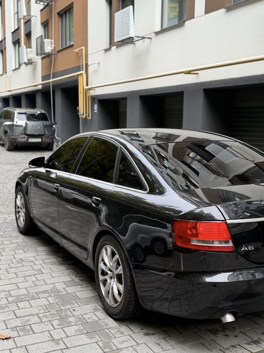 машину Ауді а6 2005