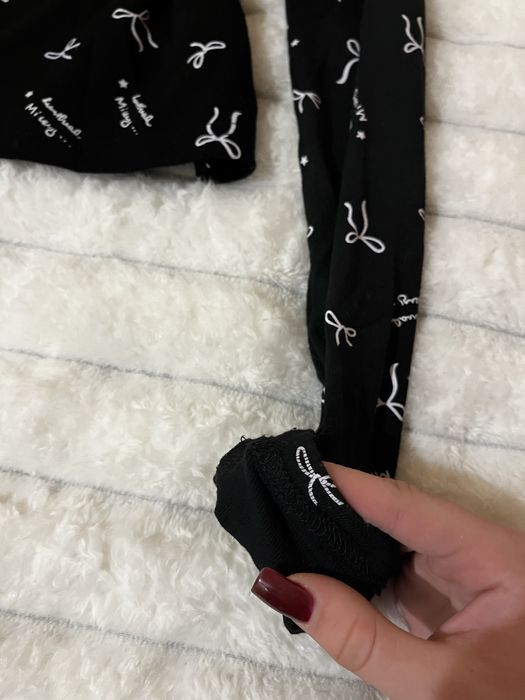 Ніжний укорочений чорний лонг з бантиками