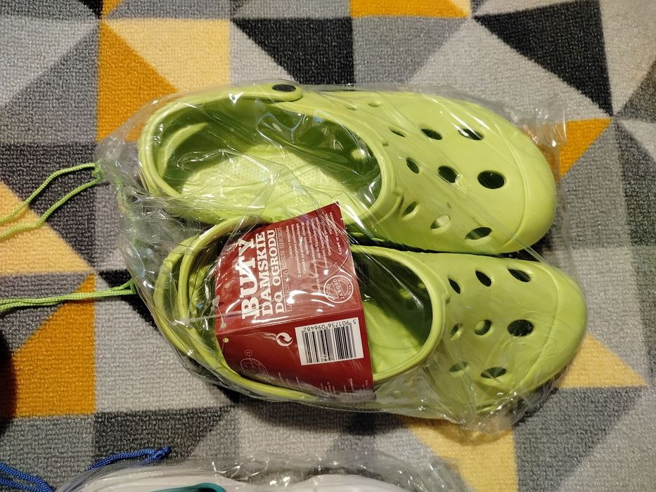 Nowe buty ogrodowe, croksy