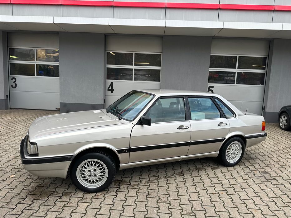 Audi 90 4000 sedan