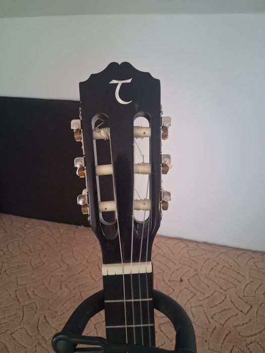 Sprzedam gitarę klasyczną firmy Tanglewood w znakomitym stanie