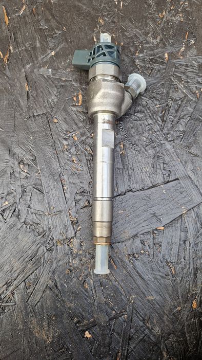 Wtryskiwacz wtrysk BMW B47 2.0d 3 piny NOWY okazja! B47D20 G30 F40