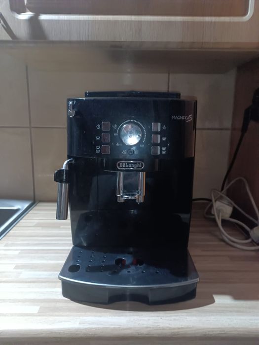 Ekspres ciśnieniowy De'Longhi ECAM