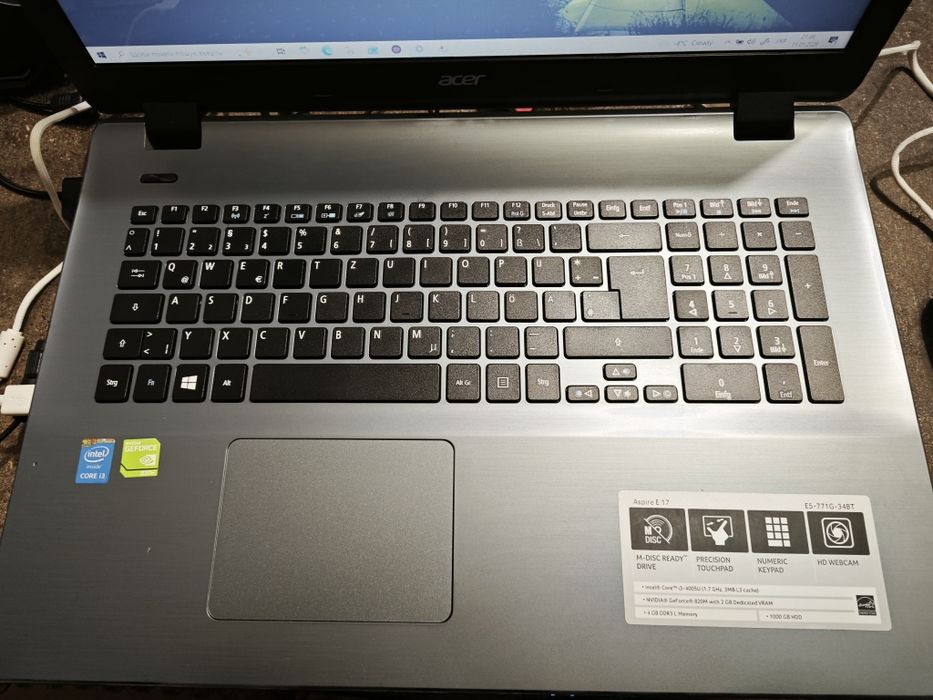 Acer aspire i3-4005U geforce 820M  2gb