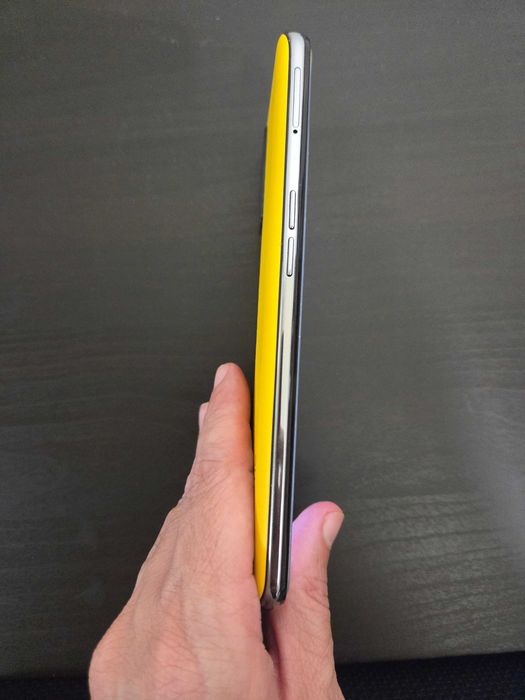 Realme GT 5G 12GB/256GB Racing Yellow (Snapdragon 888) - Excelente Estado