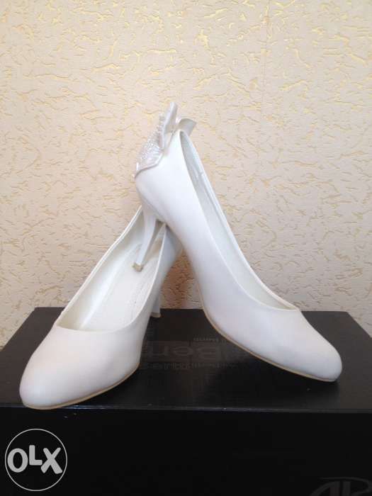 Продам свадебные туфли