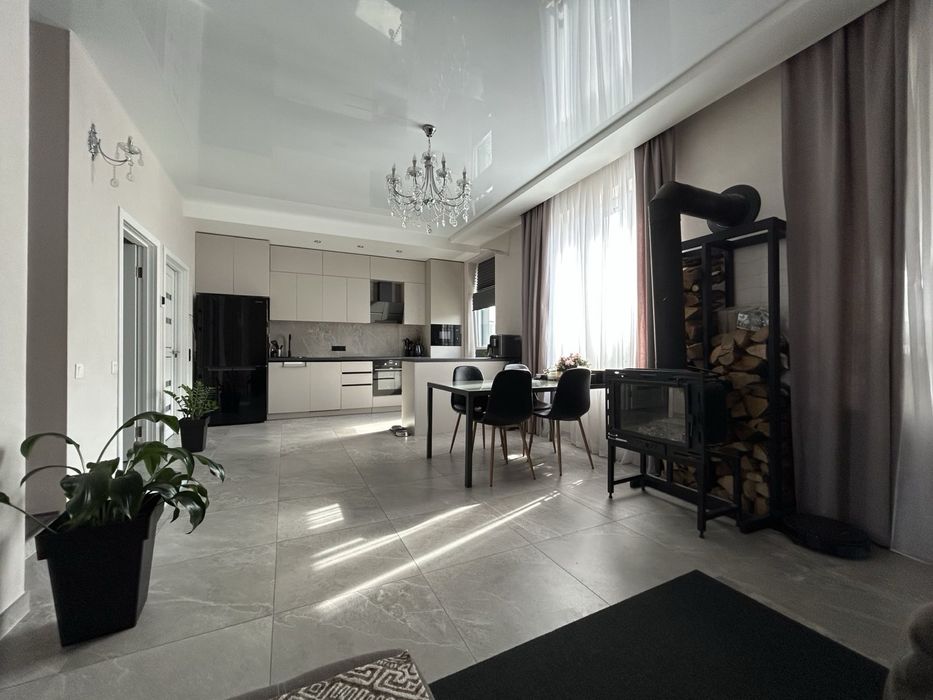 Продажа Таунхаус Вышгородский район,с.Новые Петровцы КГКанево ,озеро