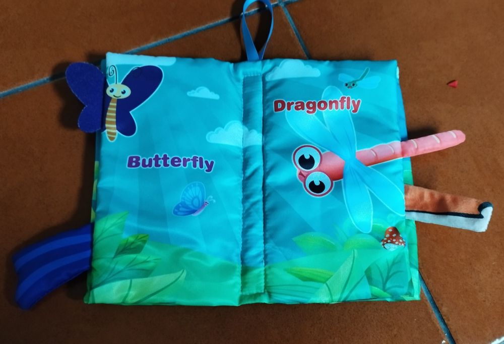 Livro de aprendizagem de cores e texturas