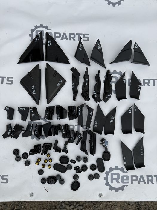 Двері ручка скло замок карта Toyota Camry 70  6700133230