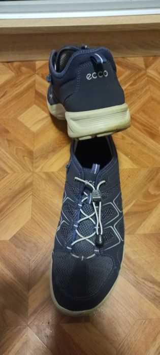 Продам Кроссовки ecco.