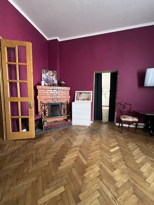 Продаж трикімнатноі квартири в центрі