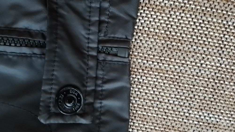 Продам легкую куртку Bigazzi,48р.