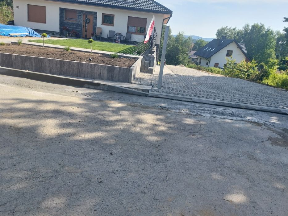 Układanie kostki brukowej ogrodzenia studnie drynaże