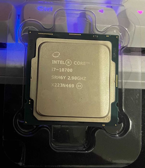 Procesor i7 10700