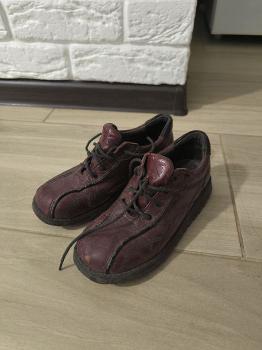 Віддам взуття дівчинці