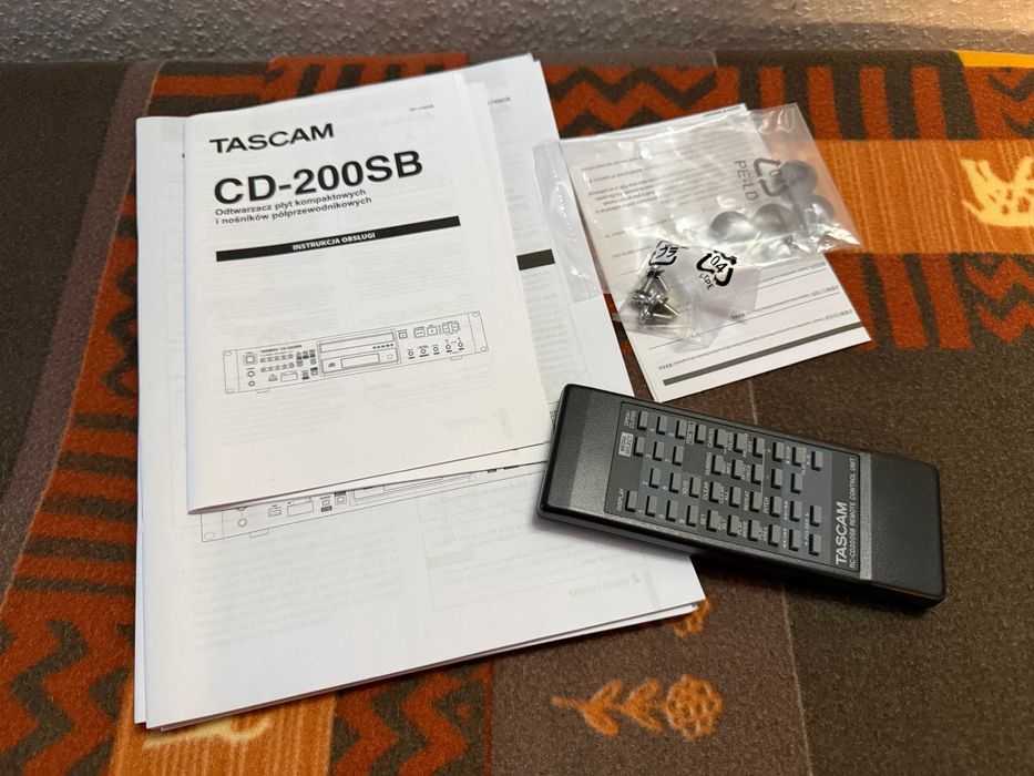 Sprzedam profesjonalny odtwarzacz Tascam CD-200SB