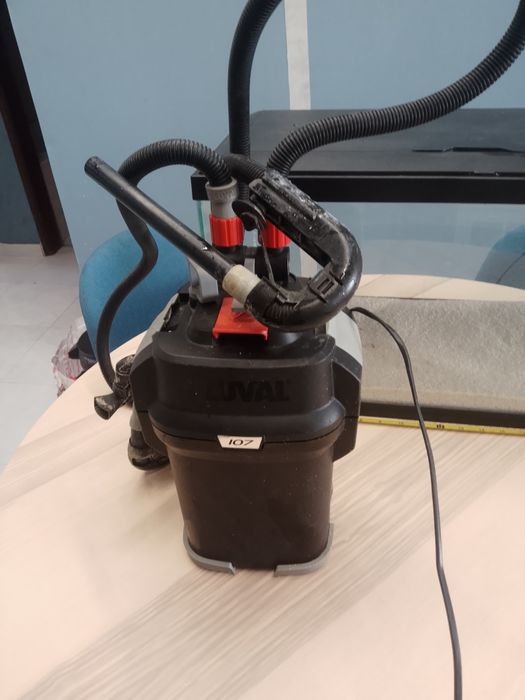 Aquário + Filtro Externo Fluval 107 – Excelente Estado
