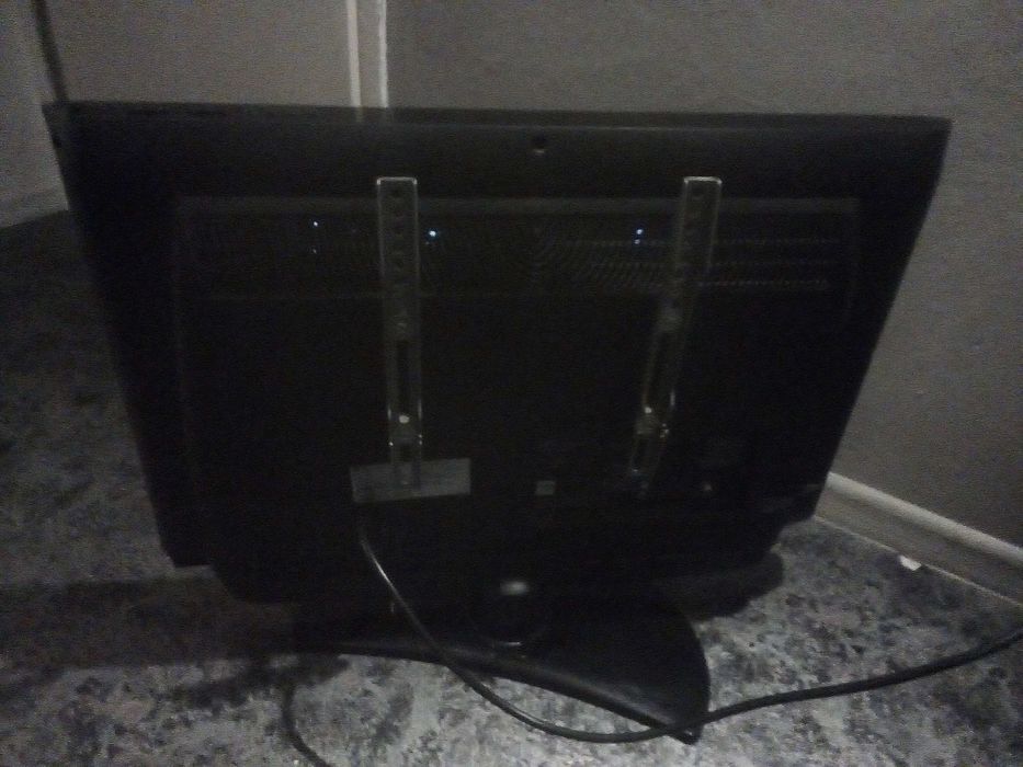 Telewizor/monitor w dobrym stanie!