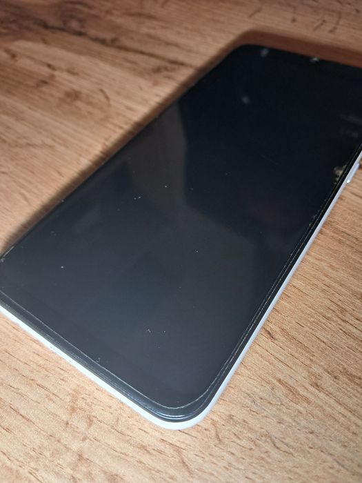 Продам смартфон Samsung A30S, память 4/64 гб