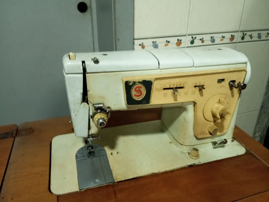 Máquina de costura Singer