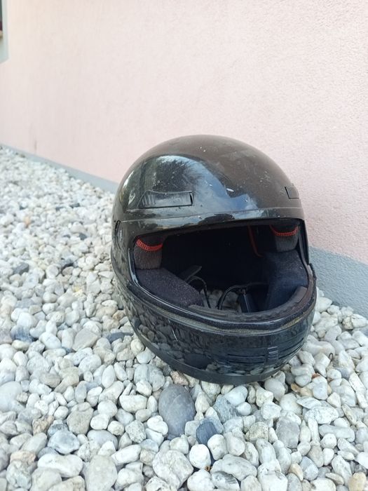 Capacete preto usado