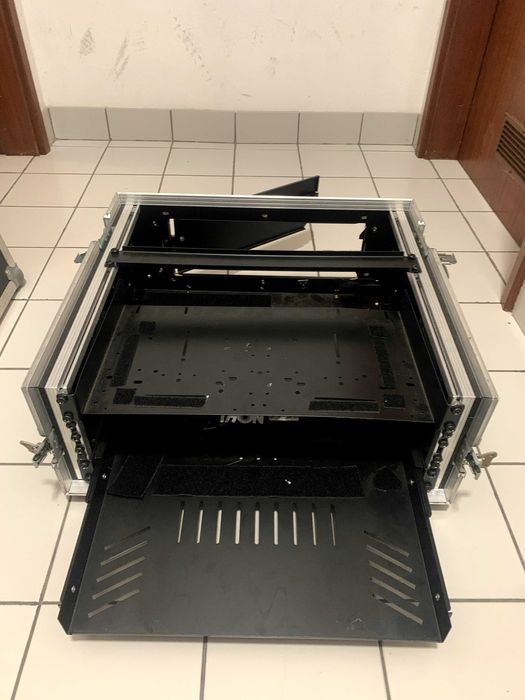 Thon L-Rack 4U 45 Service Flap 2020 - Hard Case - Aluminium - Wood