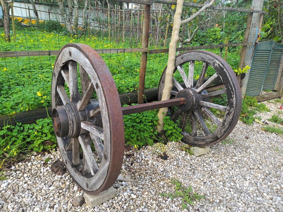 Maquina de costura, sextante e radado duplo carroça