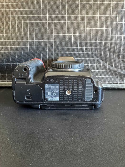 Nikon D750 com ~180k disparos ver descricao (shutter substituido)