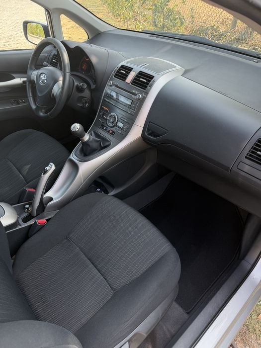 Toyota Auris 1.4 D4D Nacional um dono revisoes todas na marca