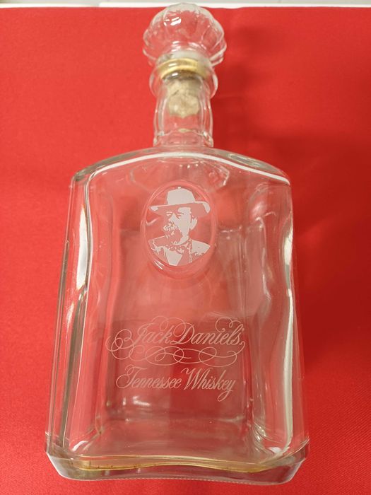 Jack Daniels Cut-Crystal Bottle64750722234499124