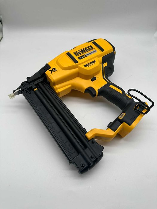 Gwoździarka sztyfciarka do 18Ga 18V DeWALT DCN680