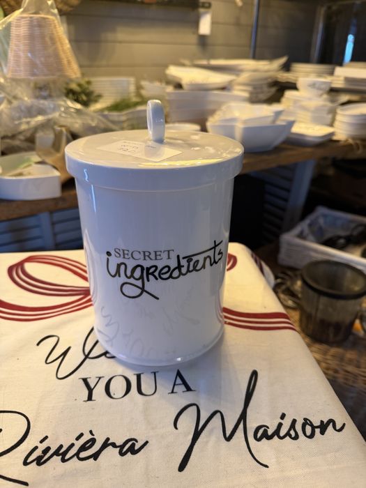 Riviera Maison ozdobny pojemnik